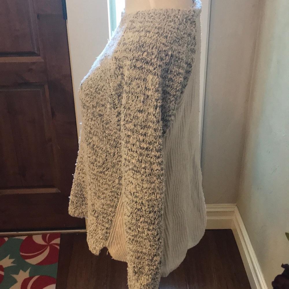 Loft Sweater - Picture 2 of 3
